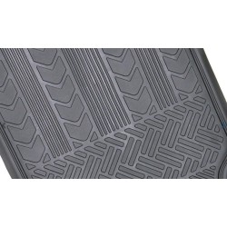 Set de 4 alfombrillas universales para coche en PVC negro. Antideslizantes, ajustables y fáciles de limpiar. Compatibles con el